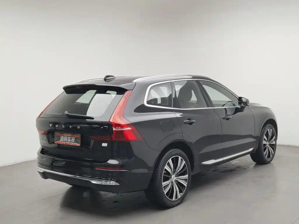 Volvo XC60 PHEV — миниатюра 2