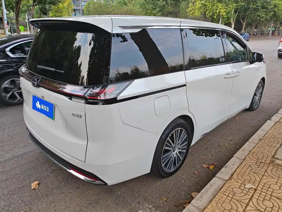 GAC Motor Trumpchi E8 PHEV — миниатюра 3