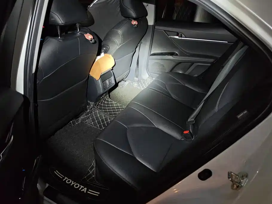 Toyota Camry — миниатюра 11