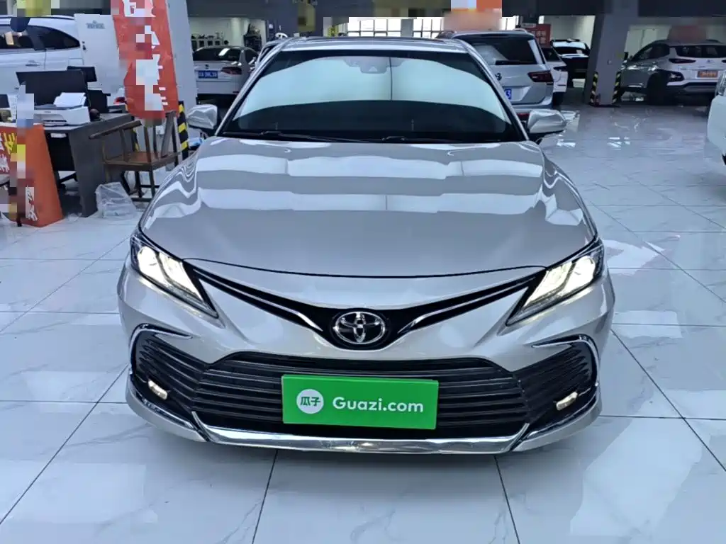 Toyota Camry — миниатюра 3