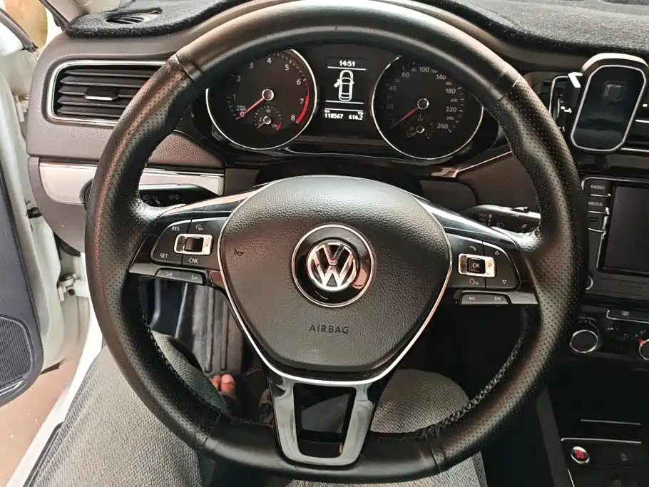 Volkswagen Sagitar — миниатюра 15