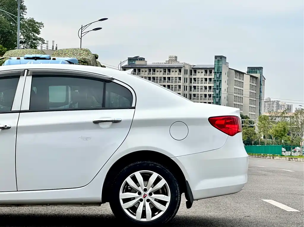 Roewe 350 1.5L Auto Luxury Sunroof Edition, фото 9