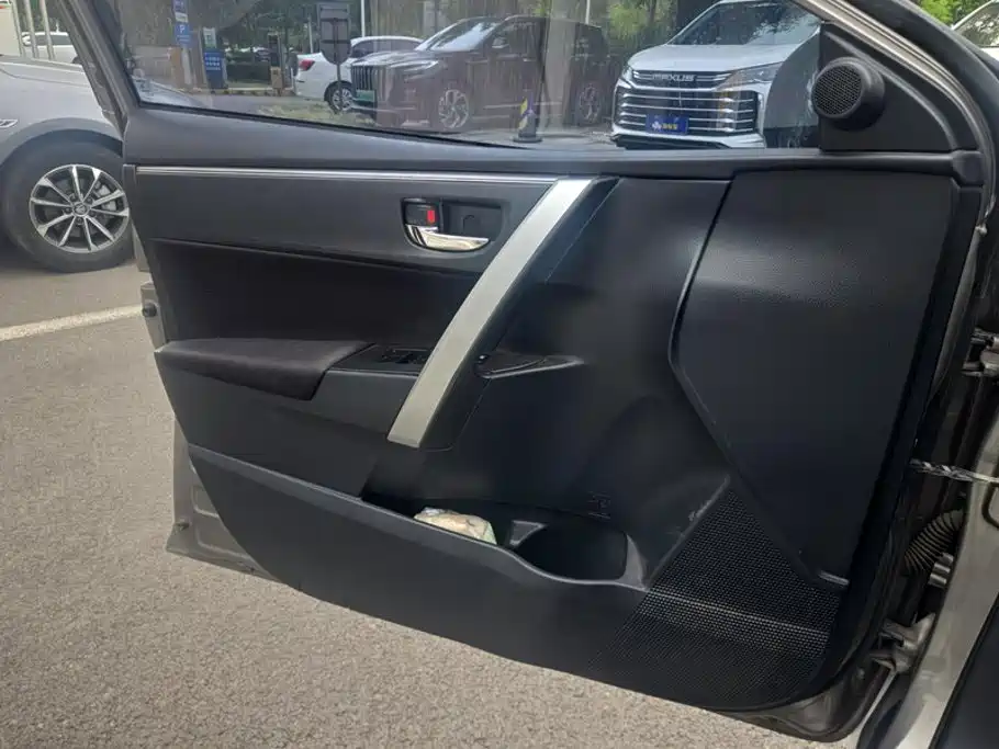 Toyota Corolla — миниатюра 7
