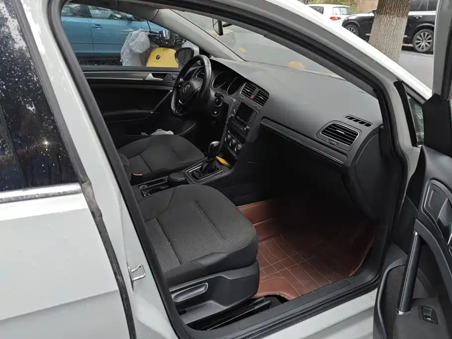 Volkswagen Golf — миниатюра 8