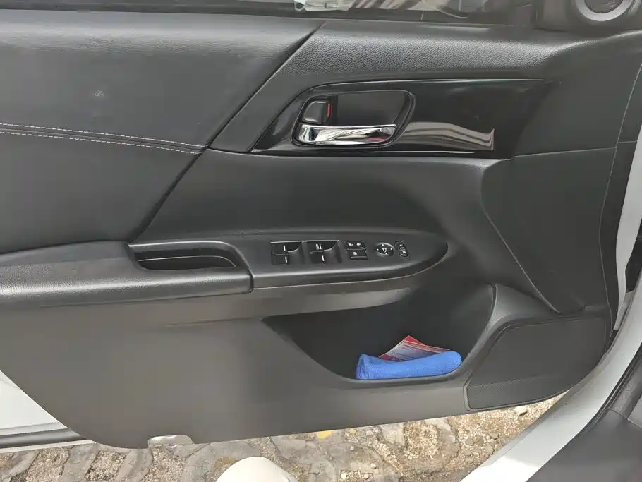 Honda Accord — миниатюра 7