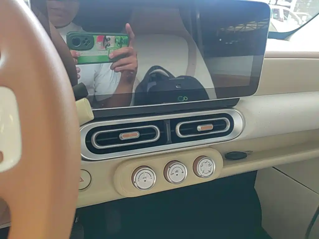 Wuling MINIEV — миниатюра 13