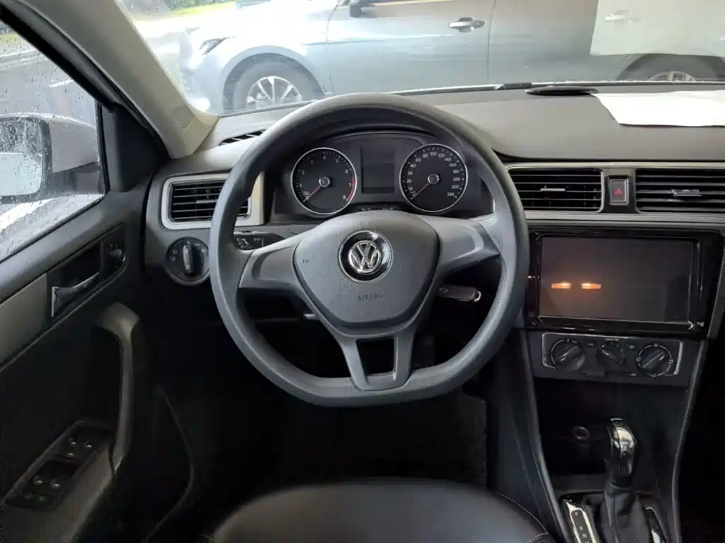 Volkswagen Santana — миниатюра 11