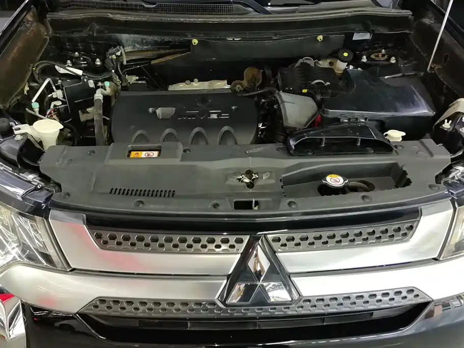 Mitsubishi Outlander — миниатюра 10