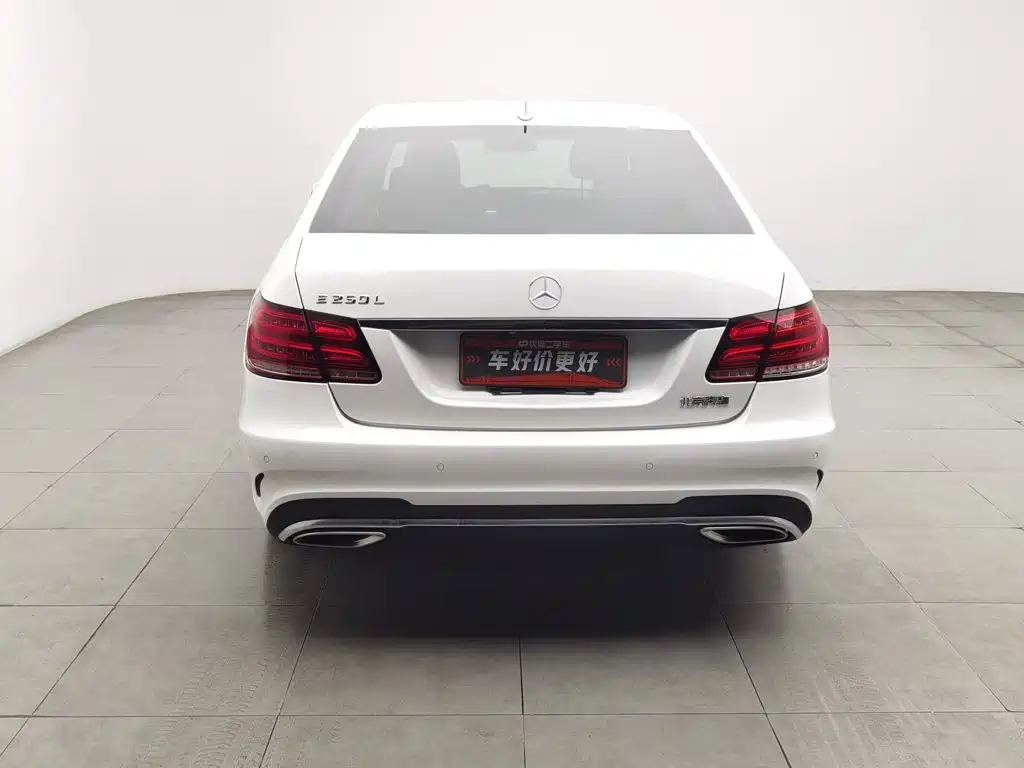 Mercedes-Benz E-Class — миниатюра 4