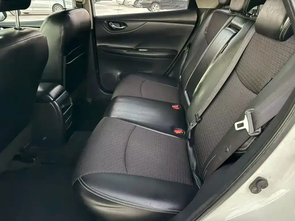 Nissan Tiida — миниатюра 9