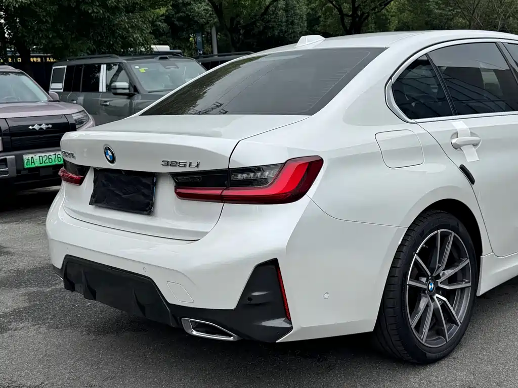 BMW 3 Series — миниатюра 23