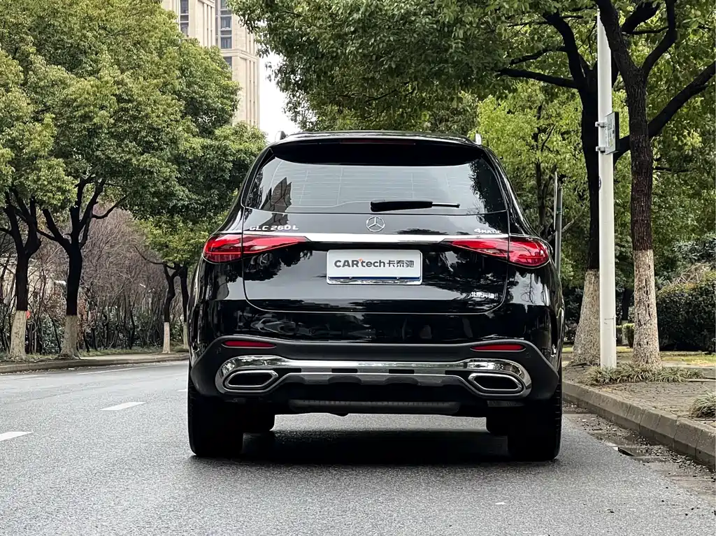 Mercedes-Benz GLC 2023 GLC 260 L 4MATIC 5 мест