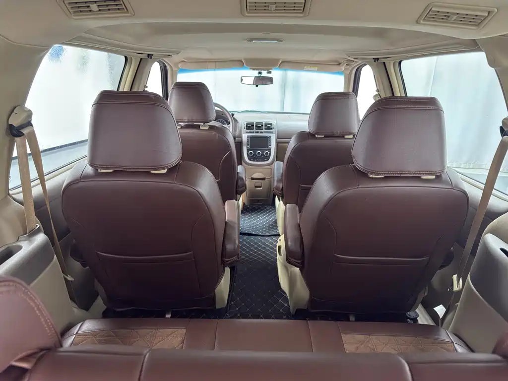 Buick GL8 — миниатюра 12