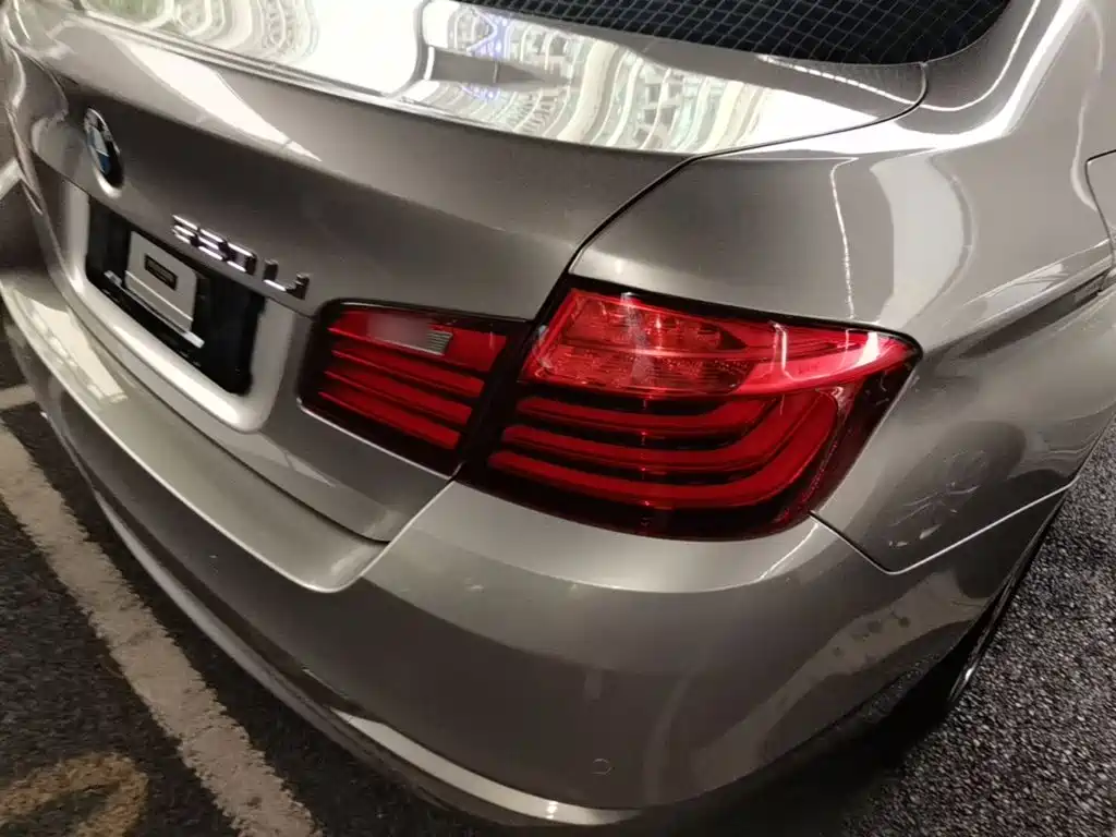 BMW 5 Series — миниатюра 8