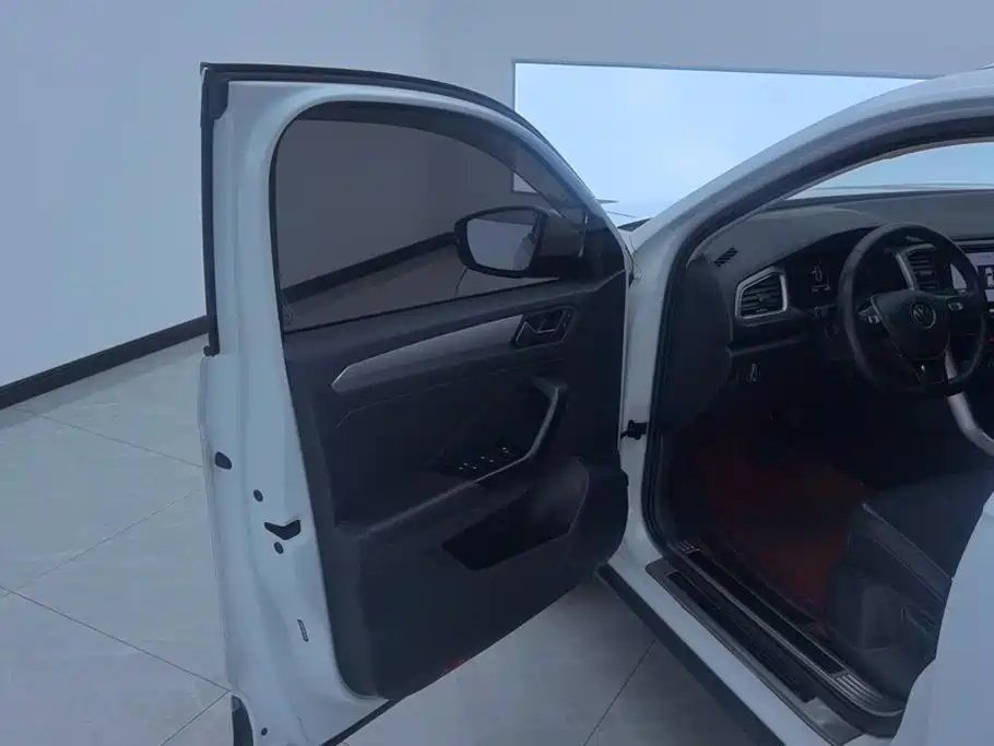 Volkswagen T-Roc — миниатюра 7