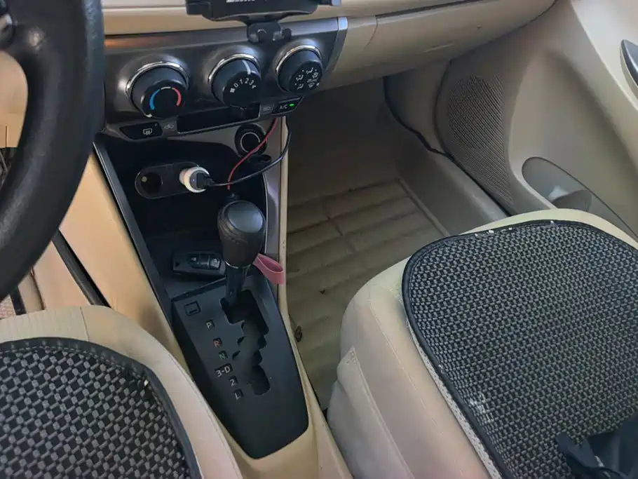 Toyota Yaris L — миниатюра 16