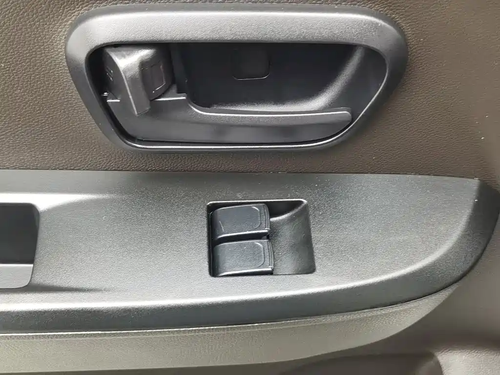 Wuling Hongguang V — миниатюра 9