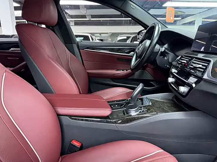 BMW 5 Series — миниатюра 13