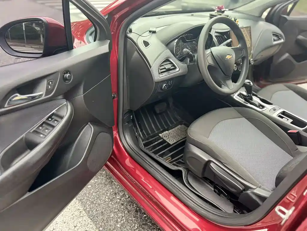 Chevrolet Cruze — миниатюра 14