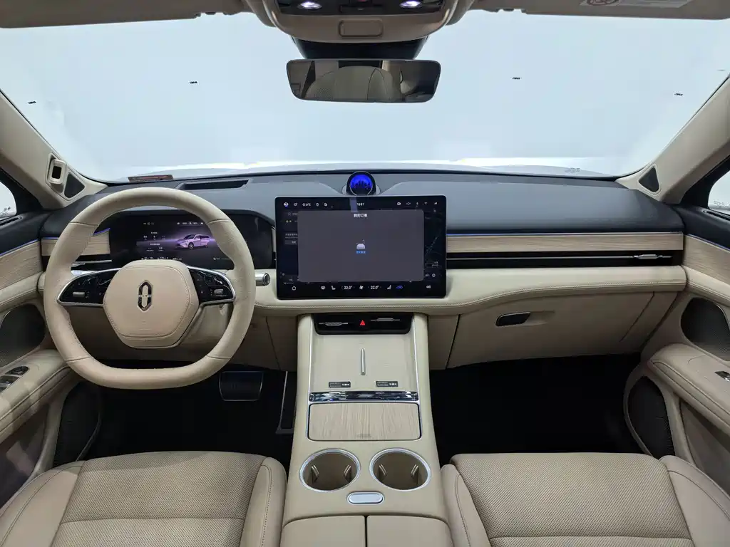 AITO ASK THE WORLD M5