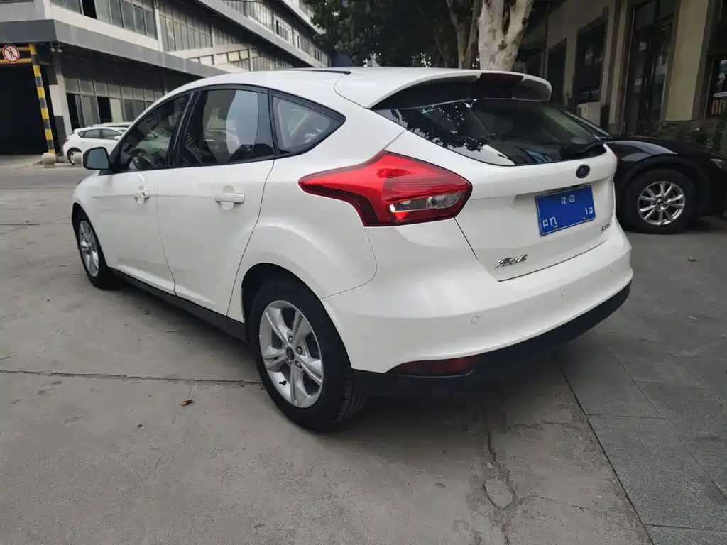 Ford Focus — миниатюра 7