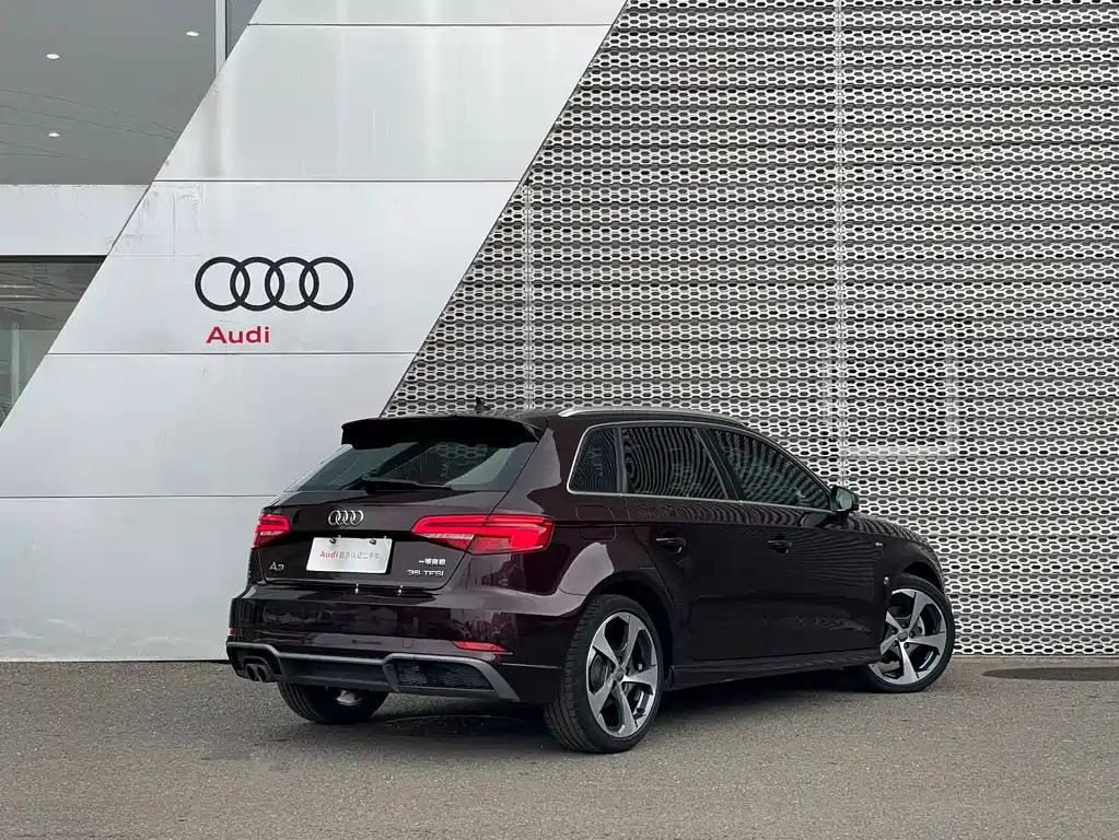 AUDI  A3