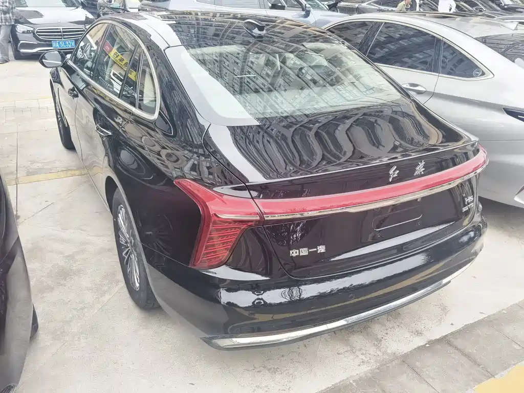 Hongqi Hongqi H5 — миниатюра 15