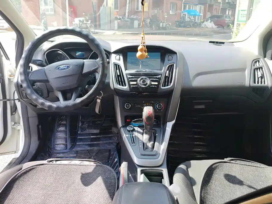 Ford Focus — миниатюра 12