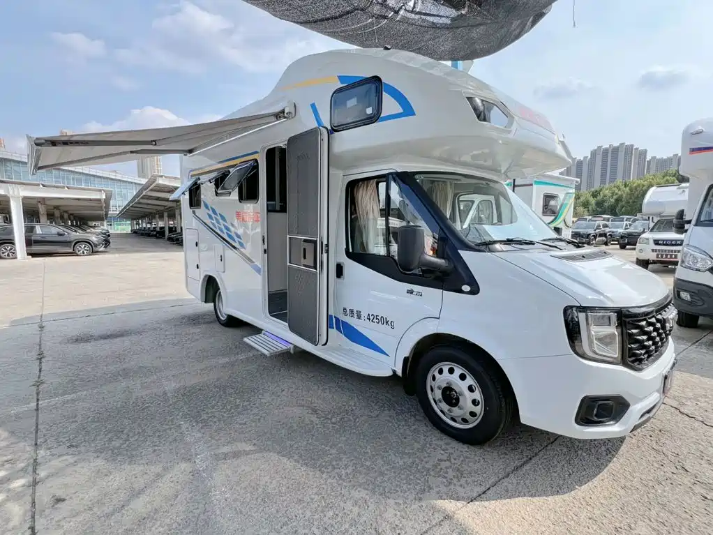 江铃集团房车 — миниатюра 2