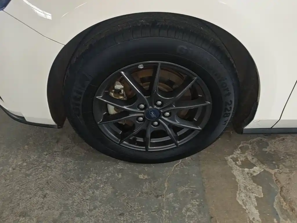 Ford Focus — миниатюра 23
