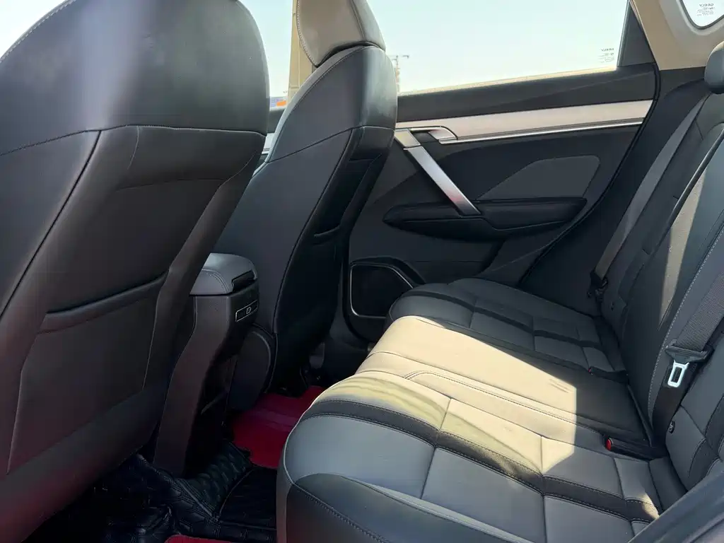 Geely Binyue — миниатюра 5