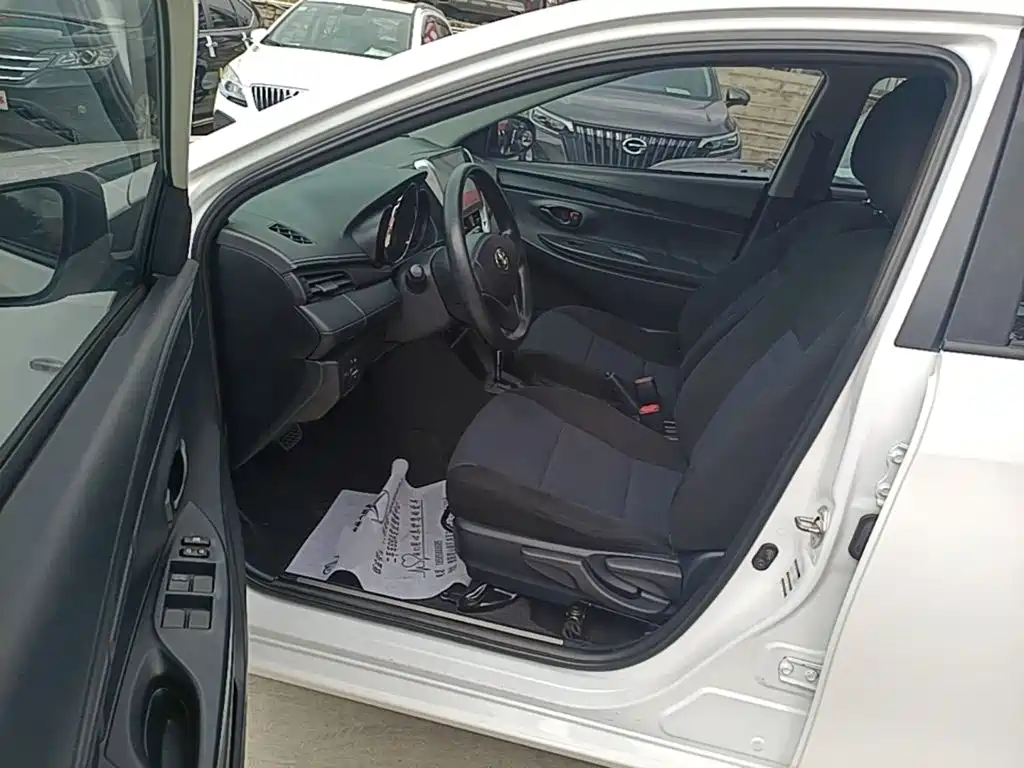 Toyota Yaris L — миниатюра 15