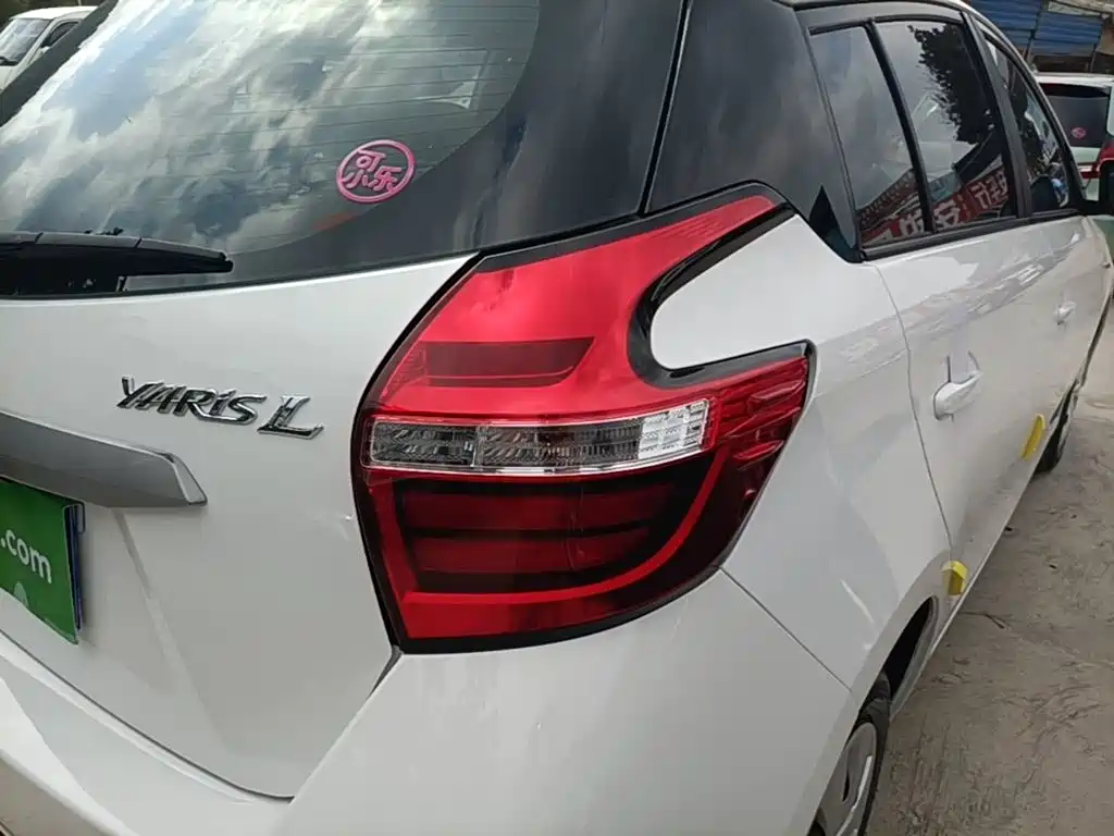 Toyota Yaris L — миниатюра 8