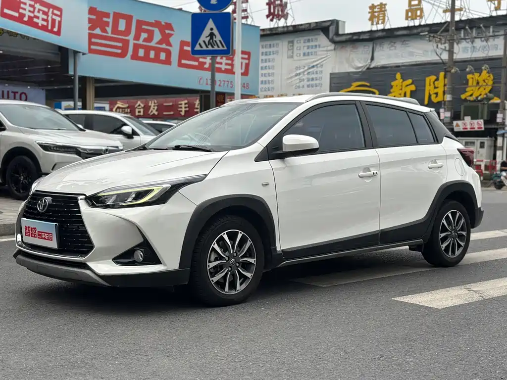 Toyota Yaris L 2023