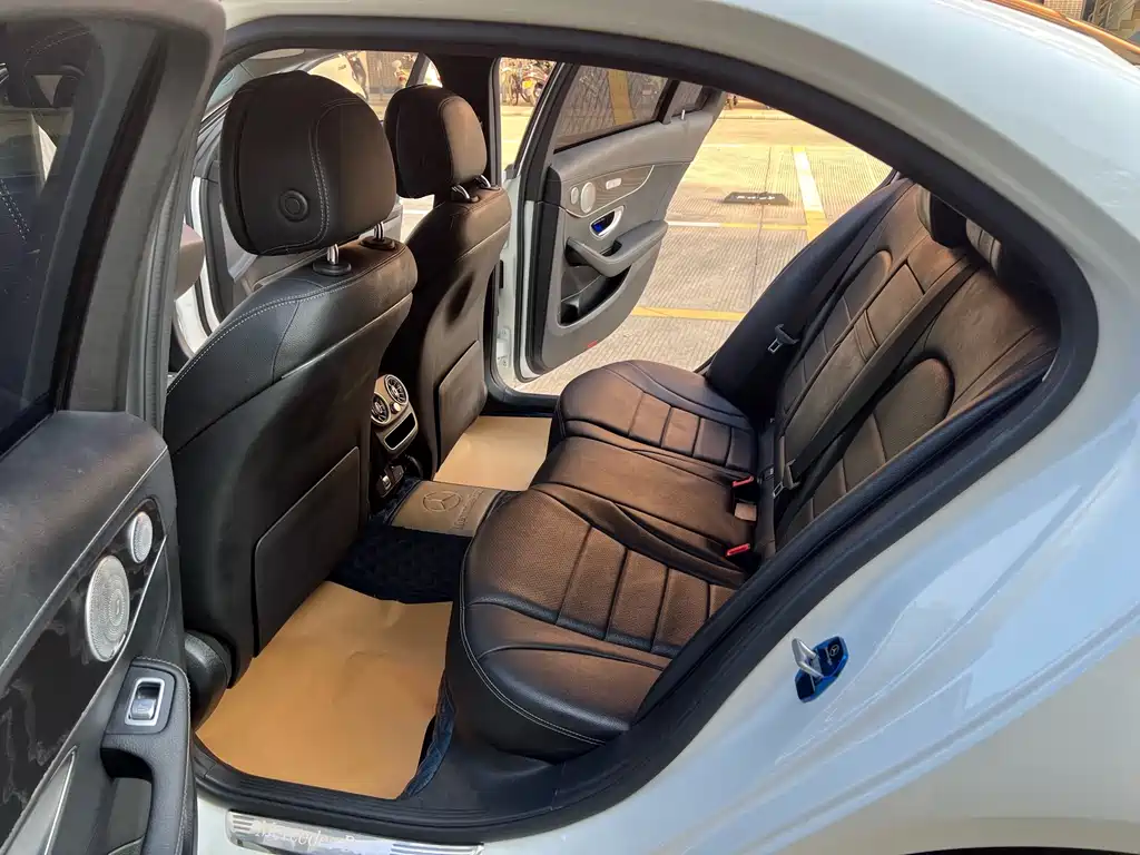 Mercedes-Benz C-Class — миниатюра 7