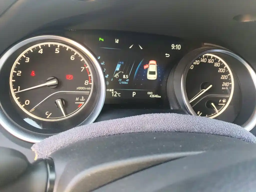 Toyota Camry — миниатюра 13