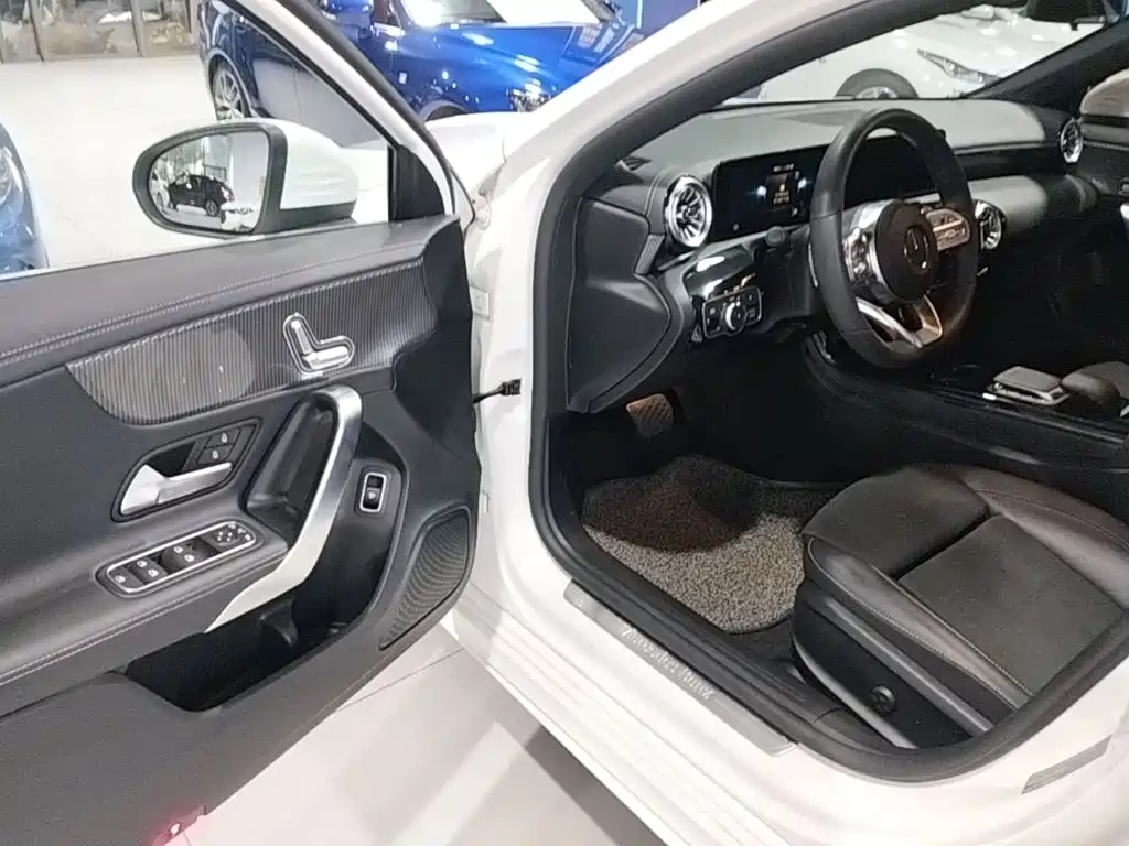 Mercedes-Benz A-Class — миниатюра 16