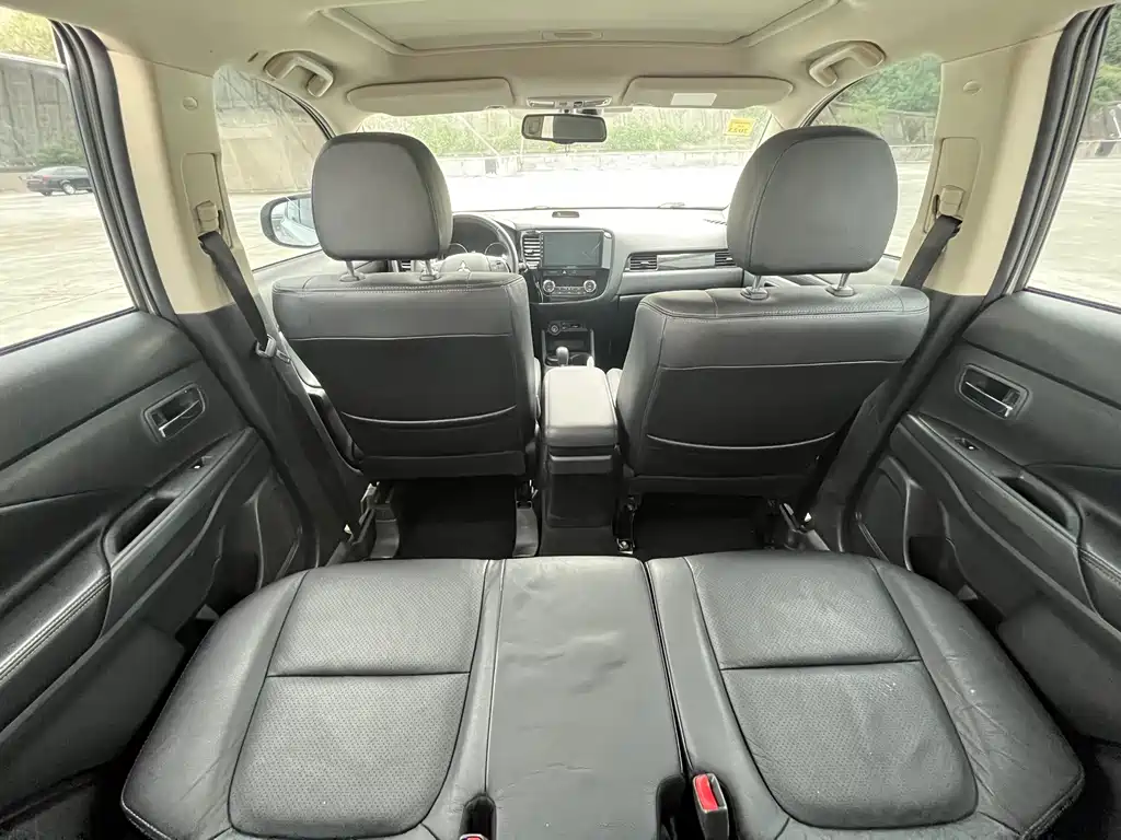 Mitsubishi Outlander — миниатюра 5
