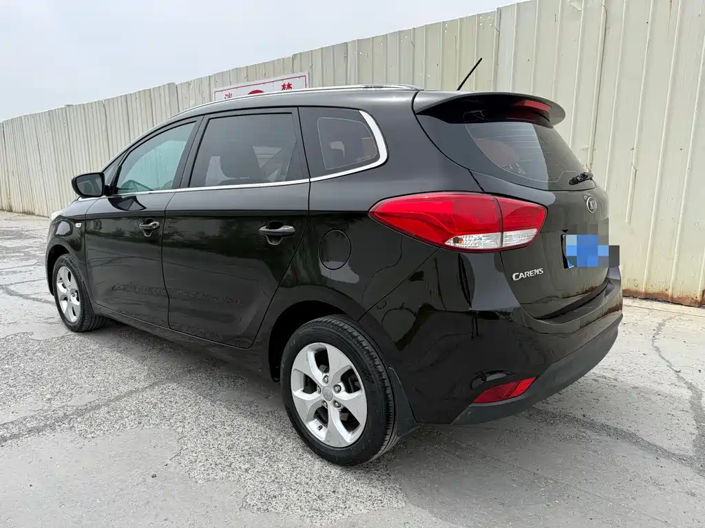 Kia Carens — миниатюра 4