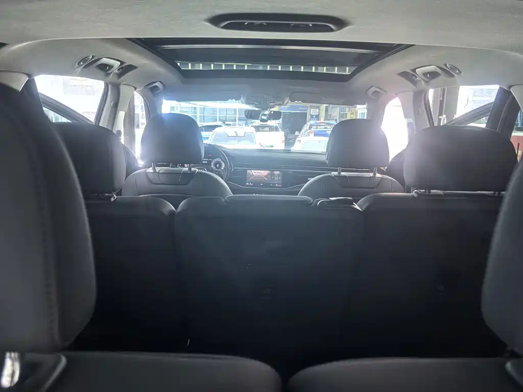 Audi Q7 — миниатюра 18