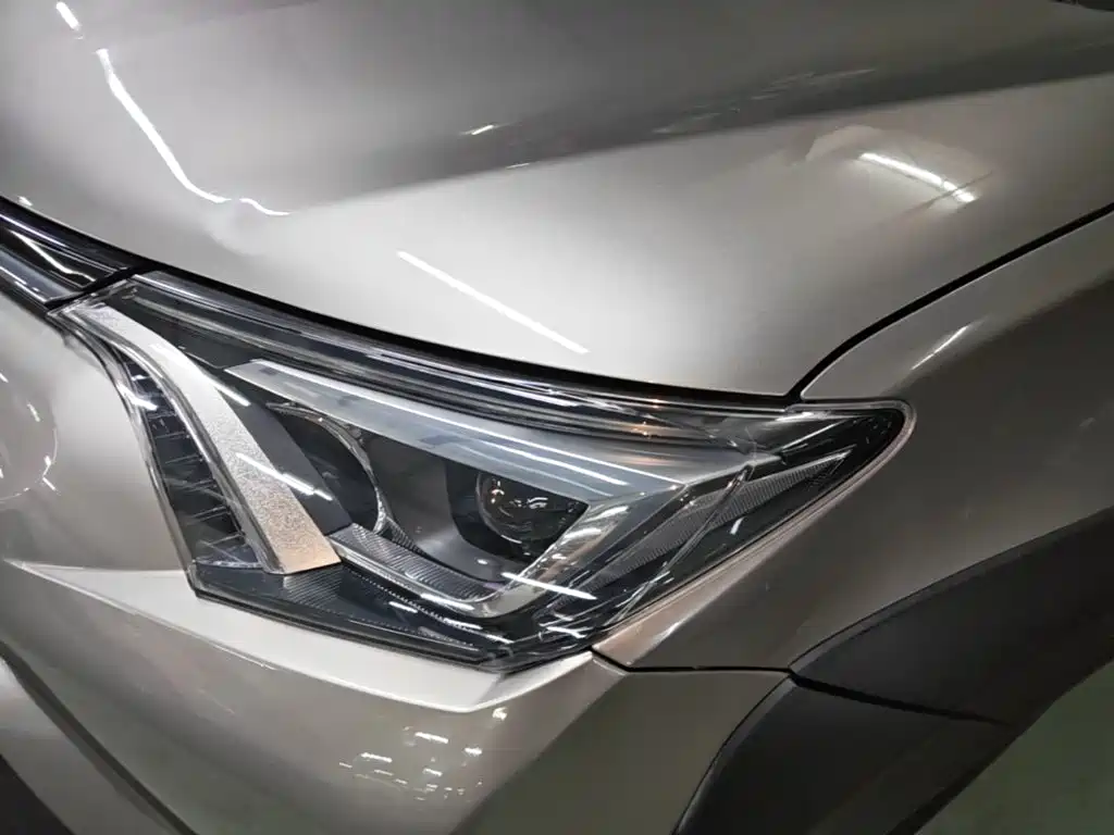 Toyota RAV4 — миниатюра 24