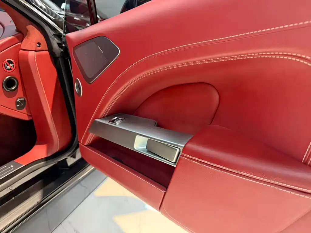 Aston Martin Rapide — миниатюра 15