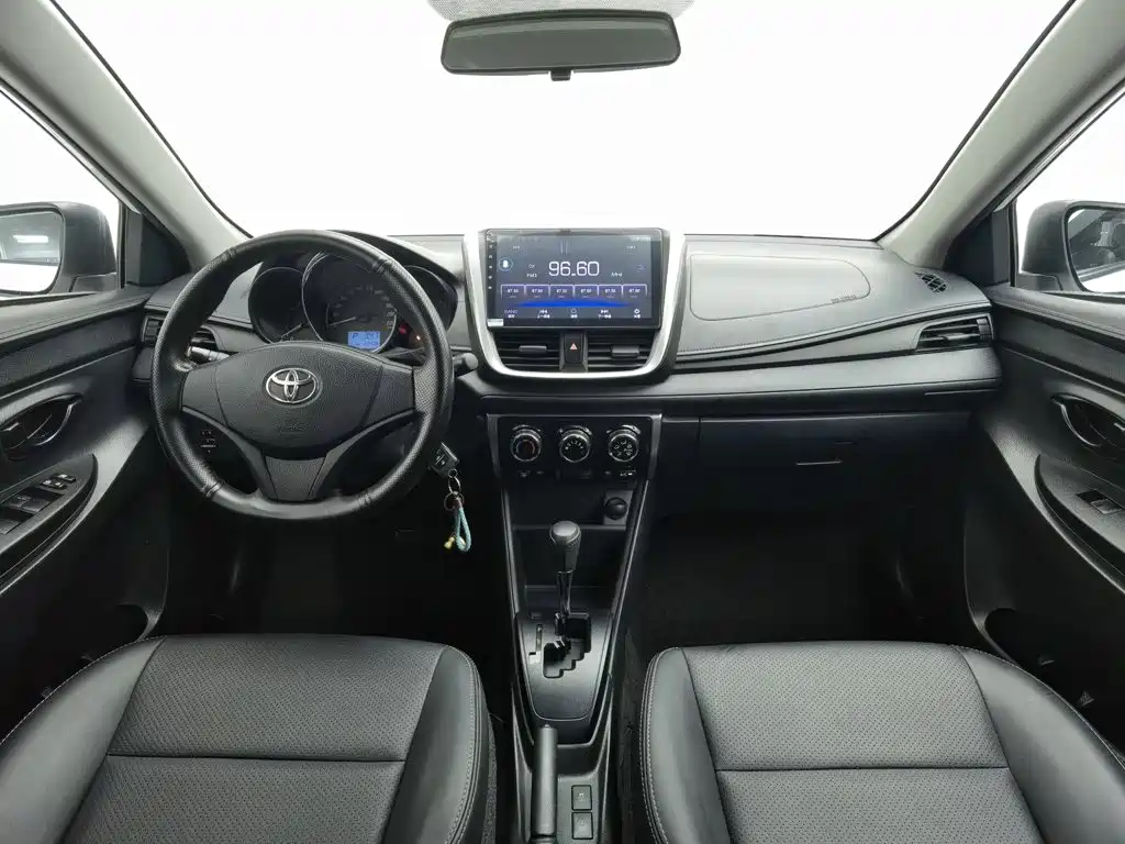 Toyota Yaris L — миниатюра 5