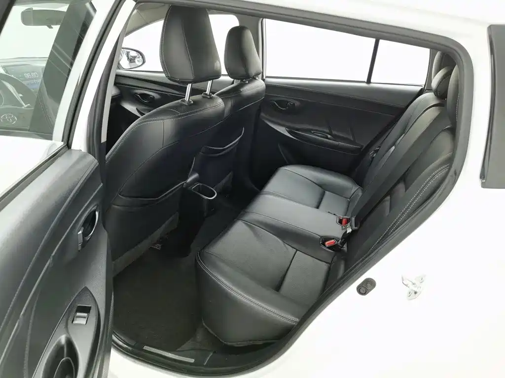 Toyota Yaris L — миниатюра 15