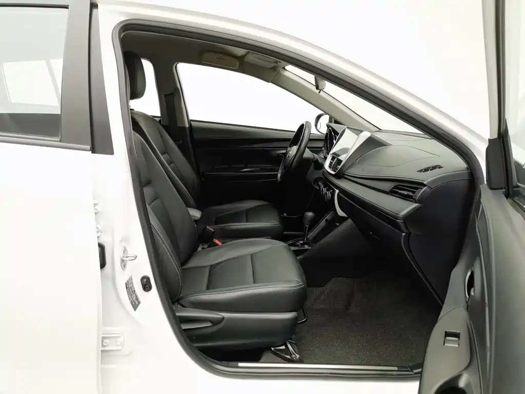 Toyota Yaris L — миниатюра 23