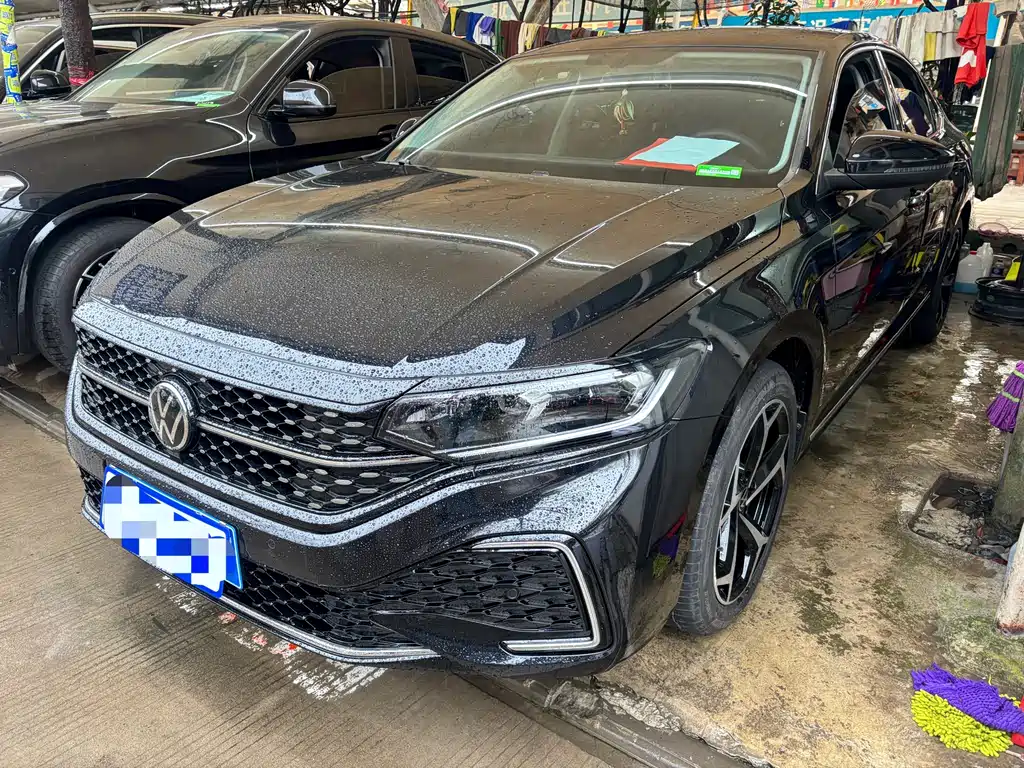 Volkswagen Passat 2025