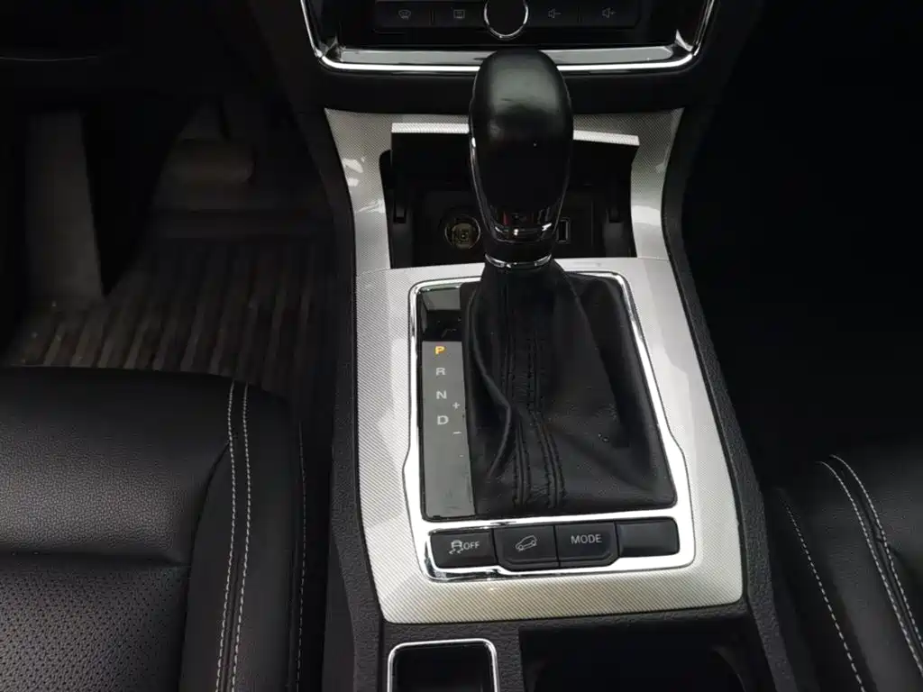 Roewe RX5 New Energy — миниатюра 14
