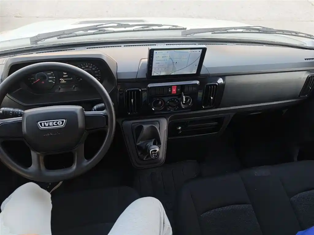 Iveco Daily 2023 2.5T V40 2-3 мест