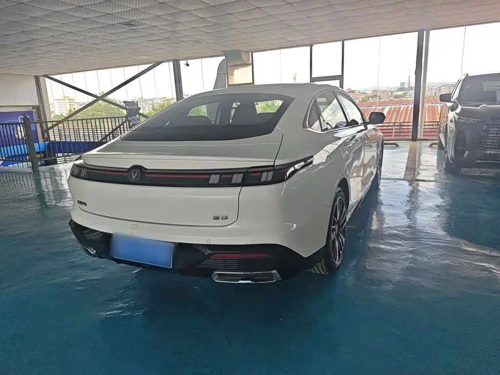 Changan Eado — миниатюра 9