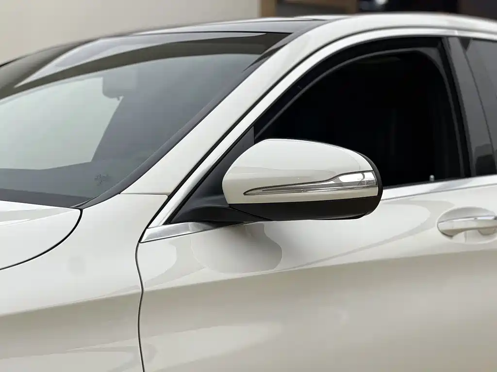 Mercedes-Benz C-Class — миниатюра 5